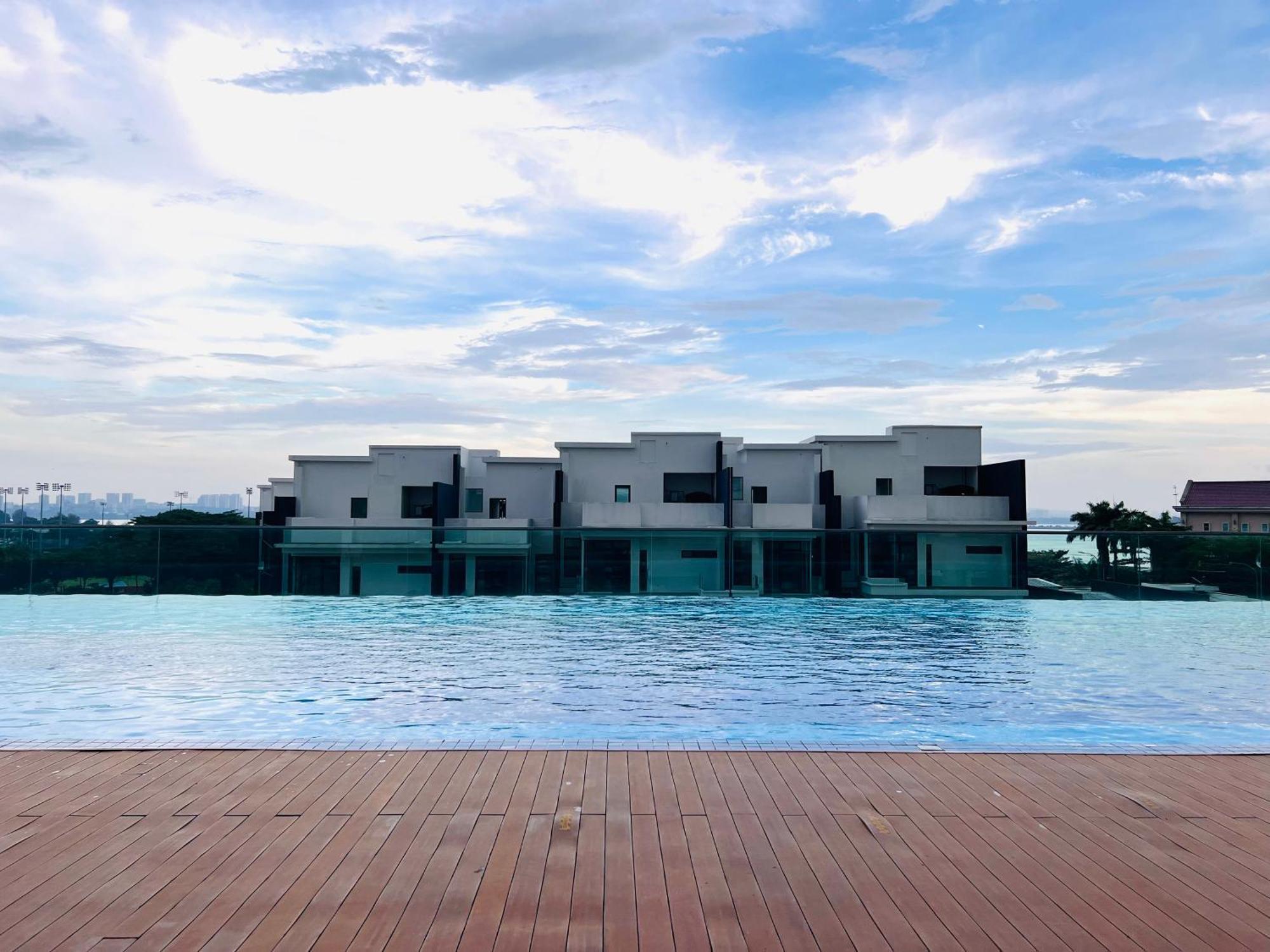 Paragon Residence 2Br4Pax Sleek Stay Nr Ciq Midvalley By Our Stay 新山 外观 照片